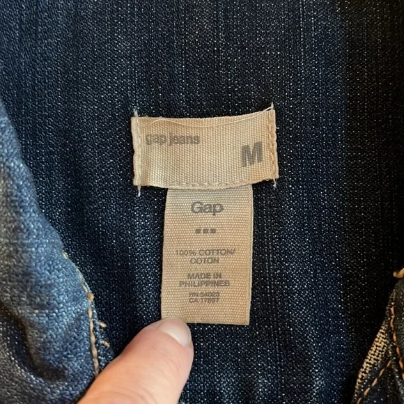 GAP Classic Denim Jacket, Size Medium - Picture 2 of 8